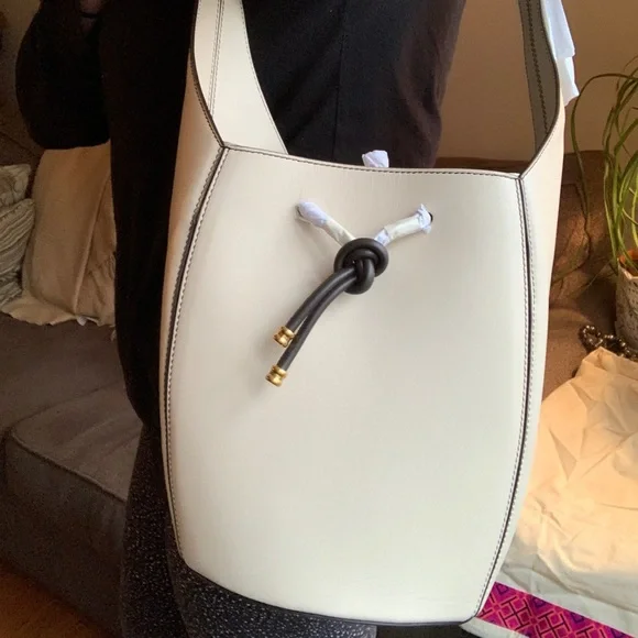 Authentic TORY BURCH CALF leather drawstrings bucket bag - Picture 10 of 16